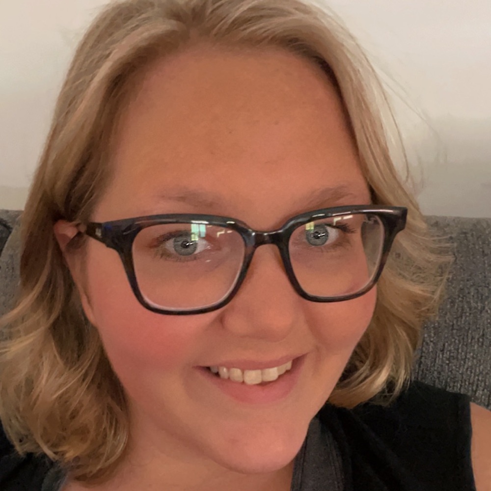 Meet your Posher, Angela